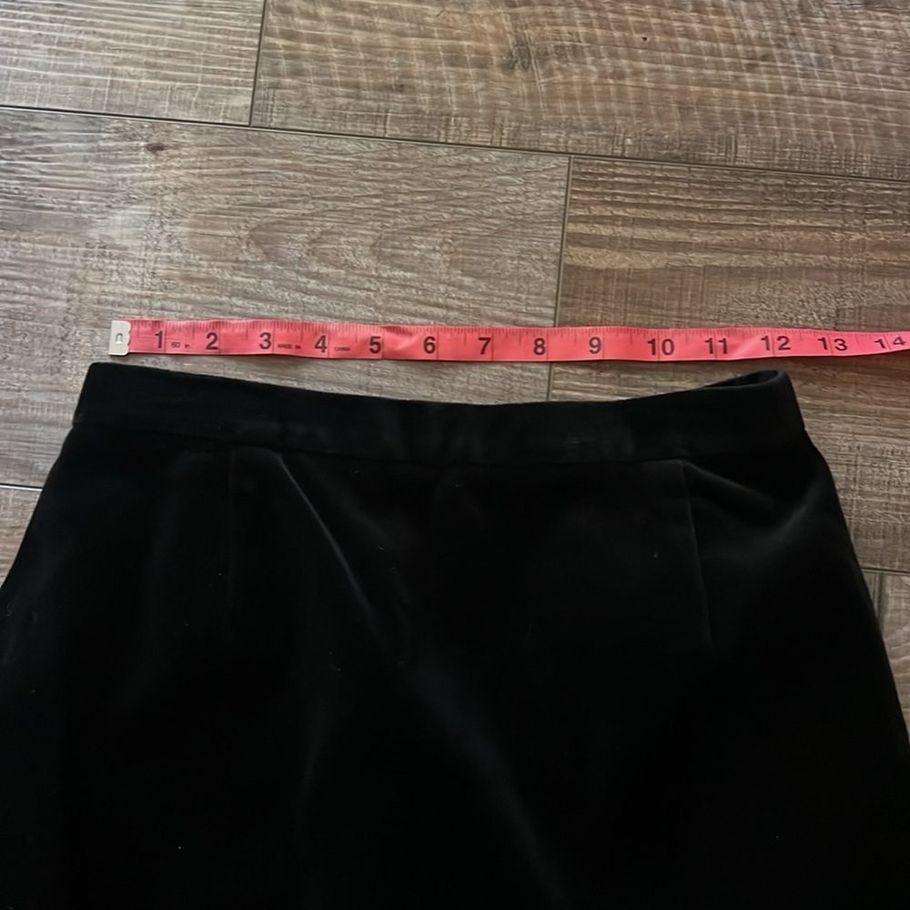 Chelsea Cambell Velvet Pencil Skirt Size 6P Black Midi Women's Dark Academia - Picture 5 of 6